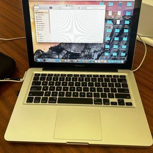 Macbook Pro 13" 2010 | 8 GB RAM | Original Charger + FREE Laptop Case!